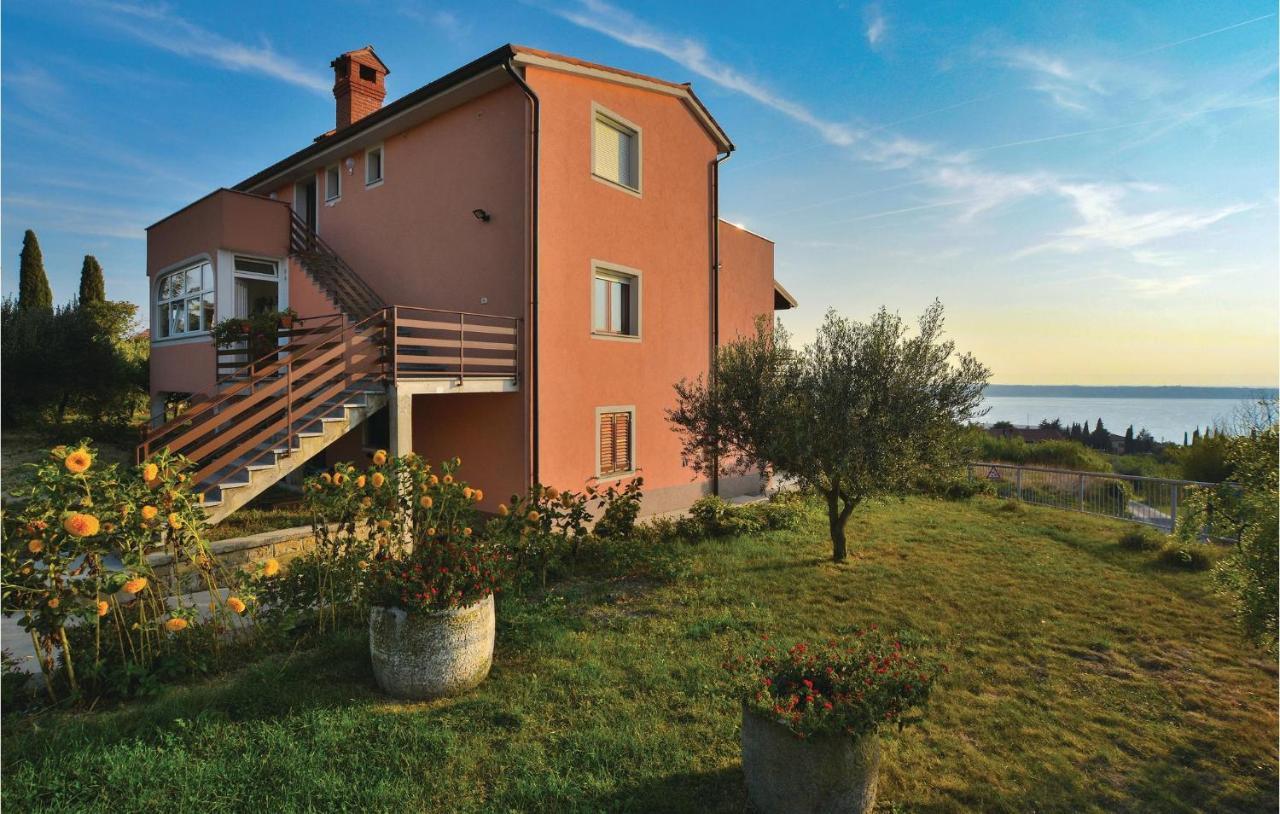 2 Bedroom Amazing Apartment In Portorož Buitenkant foto
