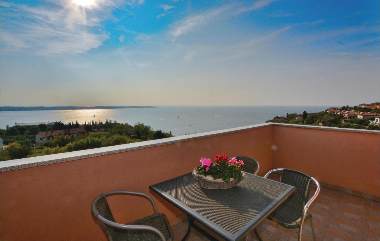 2 Bedroom Amazing Apartment In Portorož Buitenkant foto
