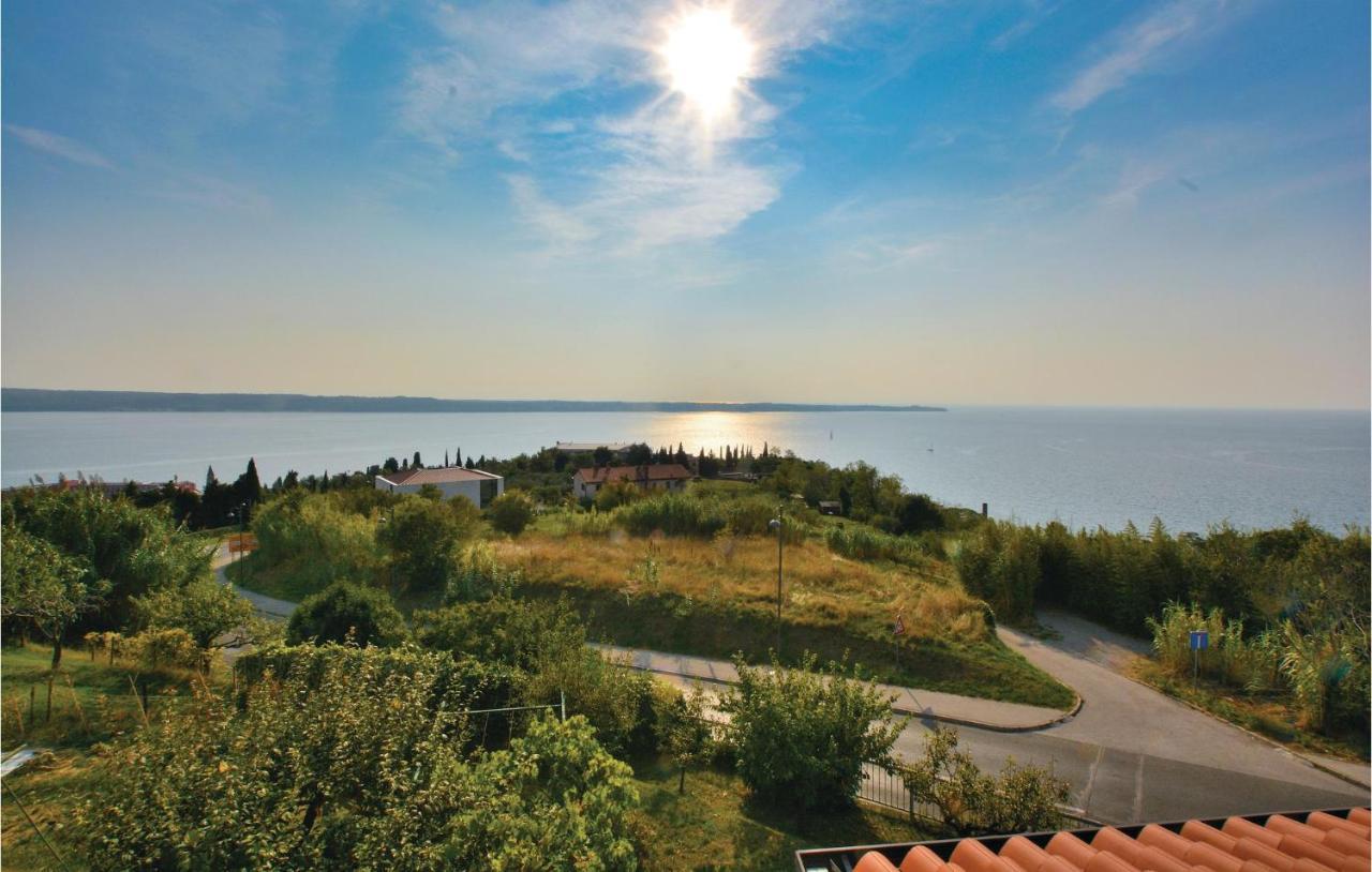 2 Bedroom Amazing Apartment In Portorož Buitenkant foto