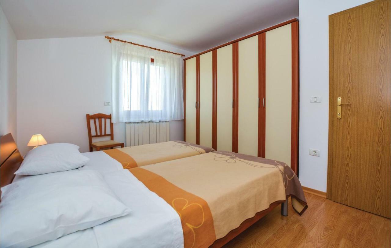 2 Bedroom Amazing Apartment In Portorož Buitenkant foto